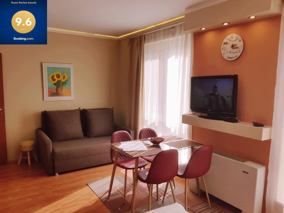 Lola Studio Apartman Гайдусобосло Екстер'єр фото